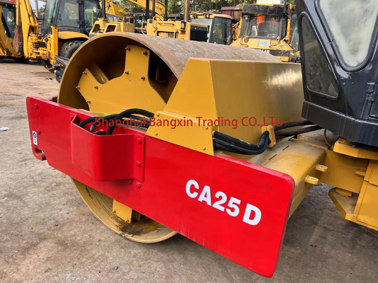 ディーゼルエンジンとEPA/CE認証の二手ダイナパック CA30 CA25コンパクター