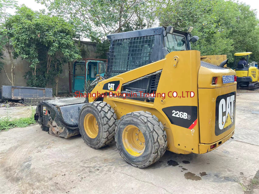 強力なパワーと水力安定性 小型の機械使用 スキッドステア CAT 226