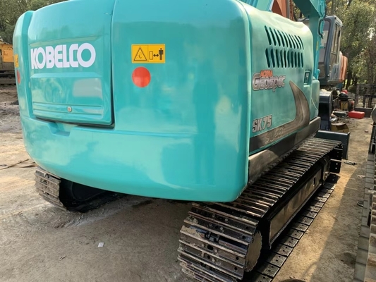 Kobelco SK75 掘削機は使用済みで,工事工事用に最適です.