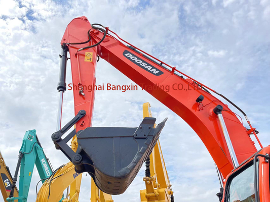 2021 Doosan DX225LC 中古掘削機 元の水力シリンダーで良好な状態