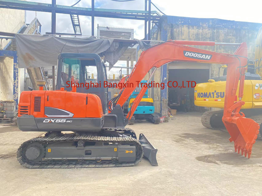 強力なパワーと高水力効率の二手ドーサンDH55掘削機