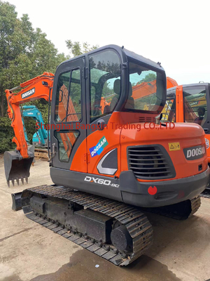 上海でオリジナルの水力シリンダーで最も使用されている Doosan DX60 クローラー掘削機