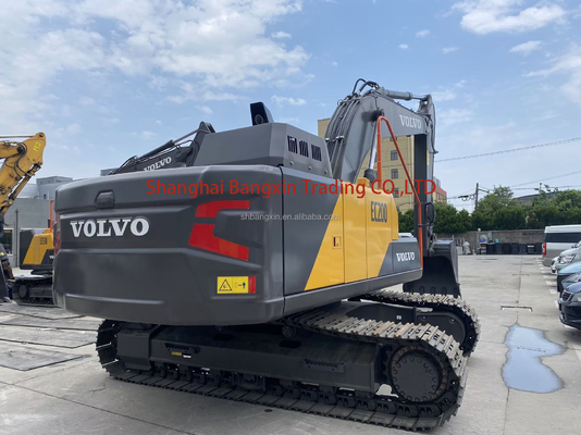 強力なパワーと水力安定性を持つ二手VOLVO EC200マシン