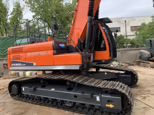 重い建設機械 ドーサン Dx300 中古掘削機 部品付き 30tons
