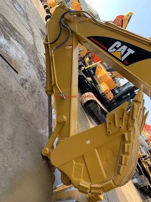 8. 優れた作業性能と1バケットの容量を持つキャット320CLの古用掘削機