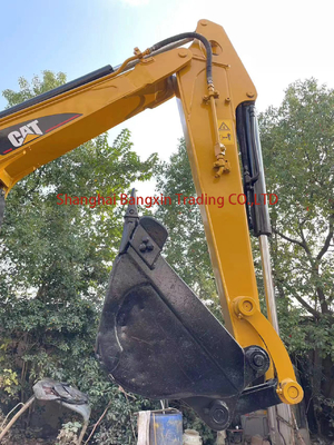 強いパワーと水力安定性を持つ4000KGの中古クローブ掘削機
