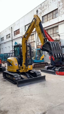強いパワーと水力安定性を持つ4000KGの中古クローブ掘削機